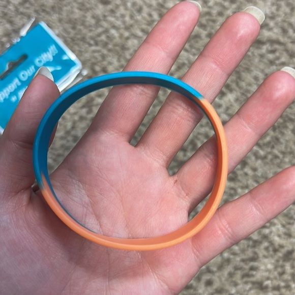 MIAMI livestrong bracelet - Picture 3 of 6